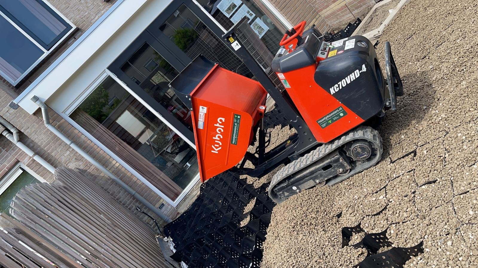 Flagstones verwerkt met Romfix bodemstabilisatie en voegmiddel Romfix pro Flagstones verwerkt met Romfix bodemstabilisatie en voegmiddel Romfix pro