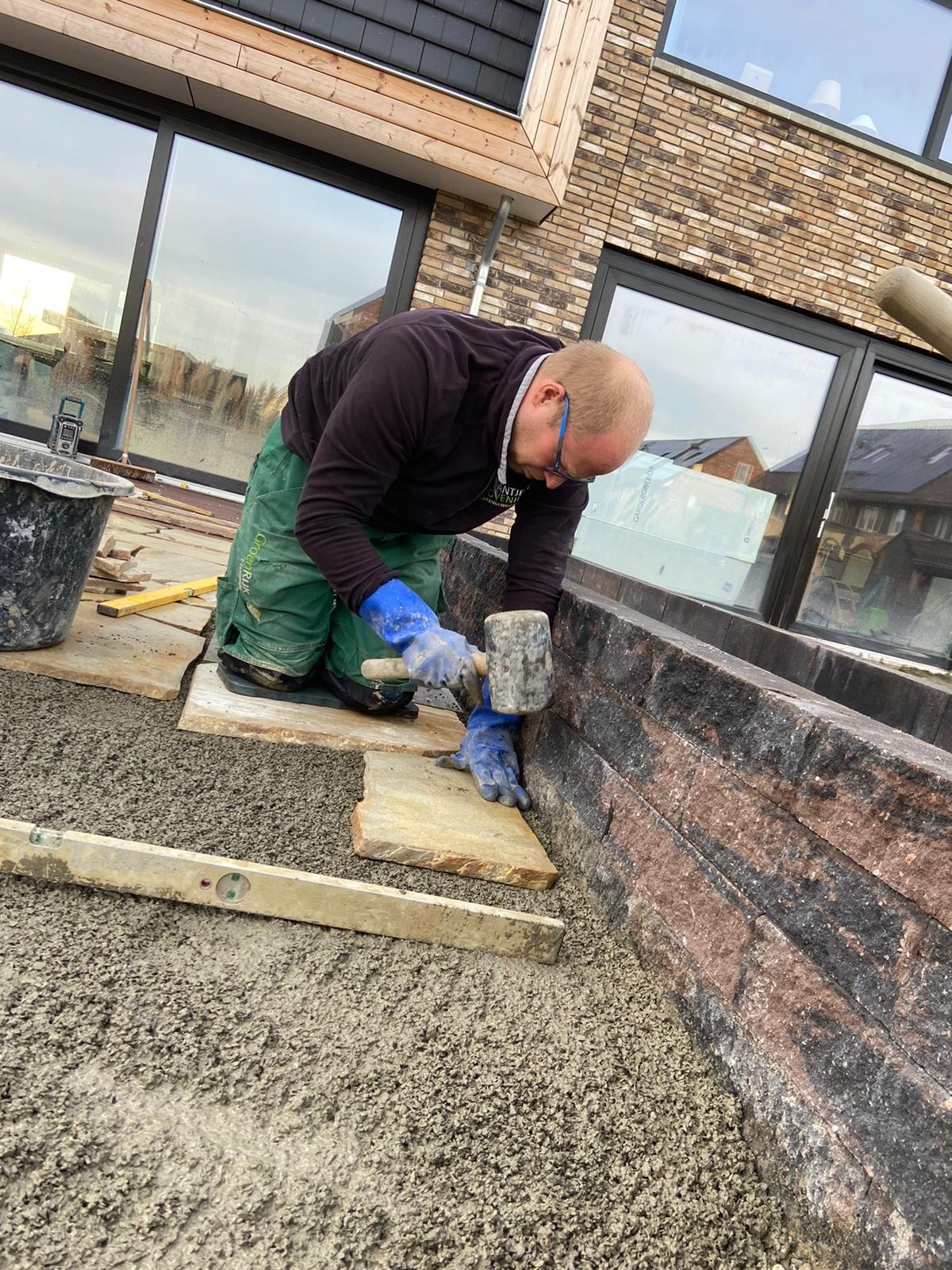 Aanleg romfix systeem niet dragende ondergrond verwerking flagstones Aanleg romfix systeem niet dragende ondergrond verwerking flagstones